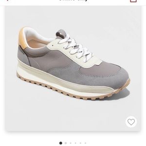 Women’s Maria Sneakers - universal thread (target) size 9 never worn. Gray